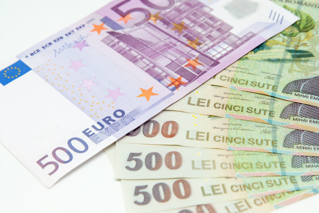 Leul continuă să se deprecieze. Euro, valoare record pe piața interbancară
