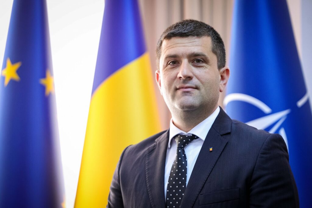 Radu Miruță îl atacă dur pe șeful Romarm: „A fost pus cu încălcarea legii”. Documentele au ajuns la DNA