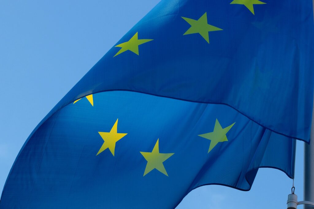Sondaj: Majoritatea cetățenilor din UE nu au încredere în SUA