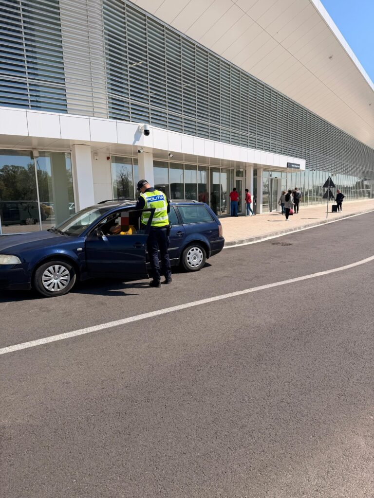 Controale la Aeroportul Craiova: amenzi de peste 14.000 lei și taxiuri lăsate fără autorizații