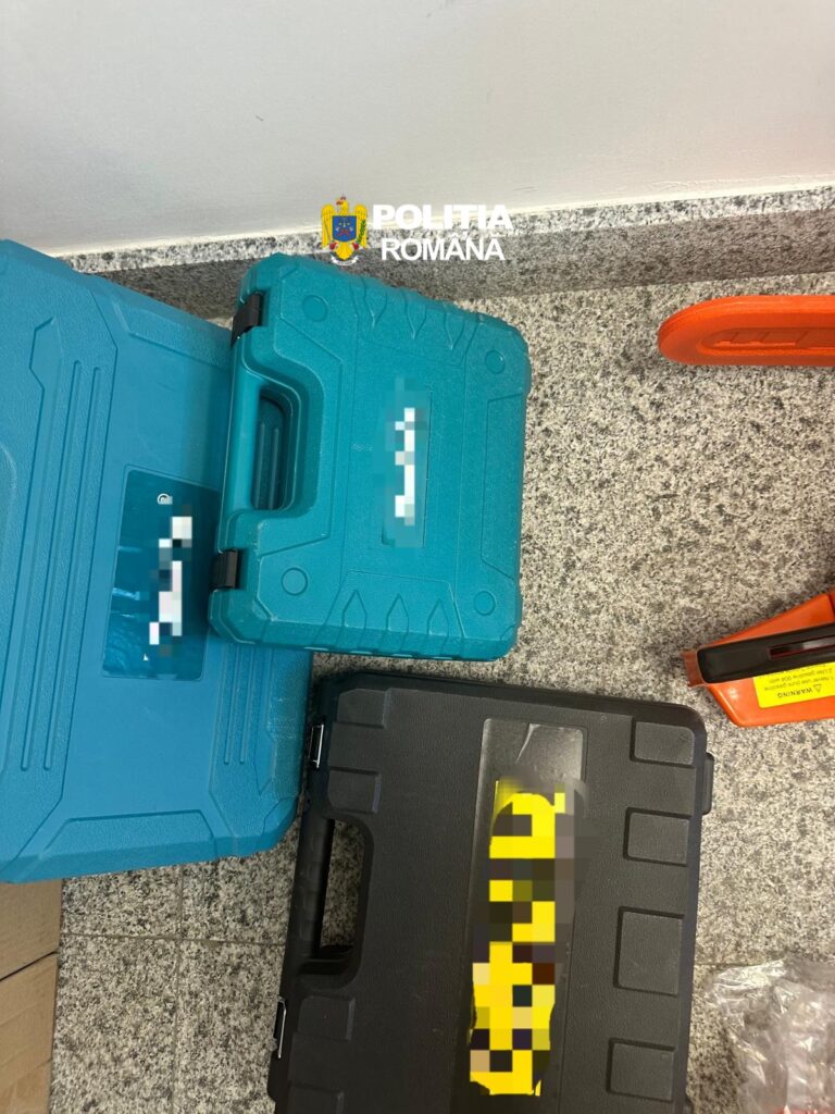 Unelte suspecte vândute pe stradă: bărbat cercetat de polițiști în Târgu Jiu