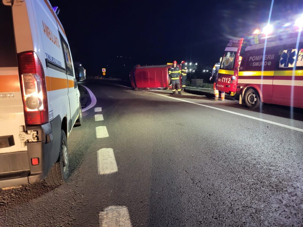 Vâlcea: Accident grav pe DN7, la Racovița: șapte persoane, printre care trei copii, au ajuns la spital