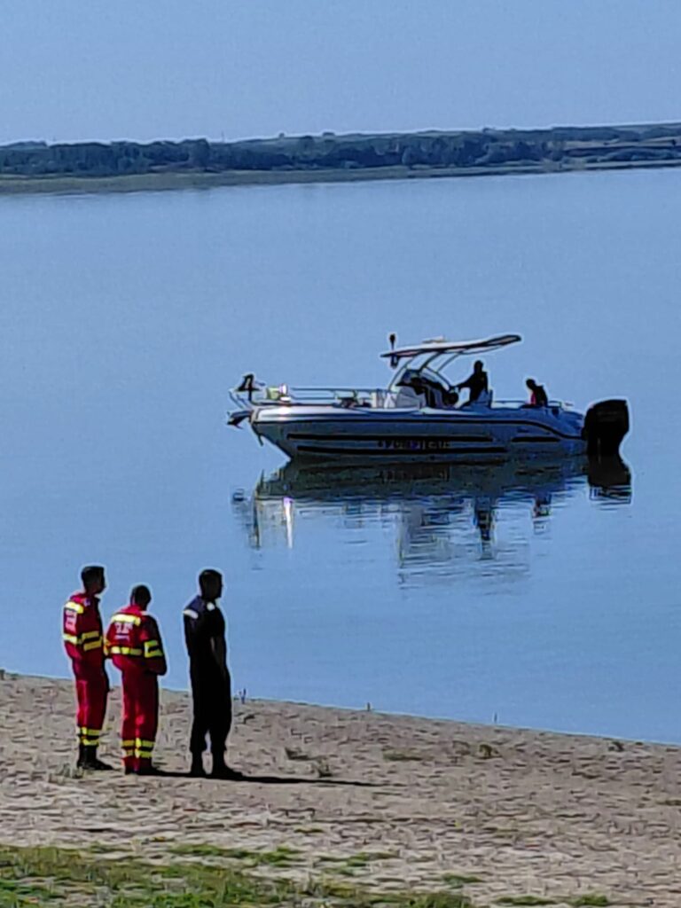 Căutări disperate pe Dunăre! Adolescentul de 15 ani a dispărut în apele fluviului, la Cetate, acum două zile