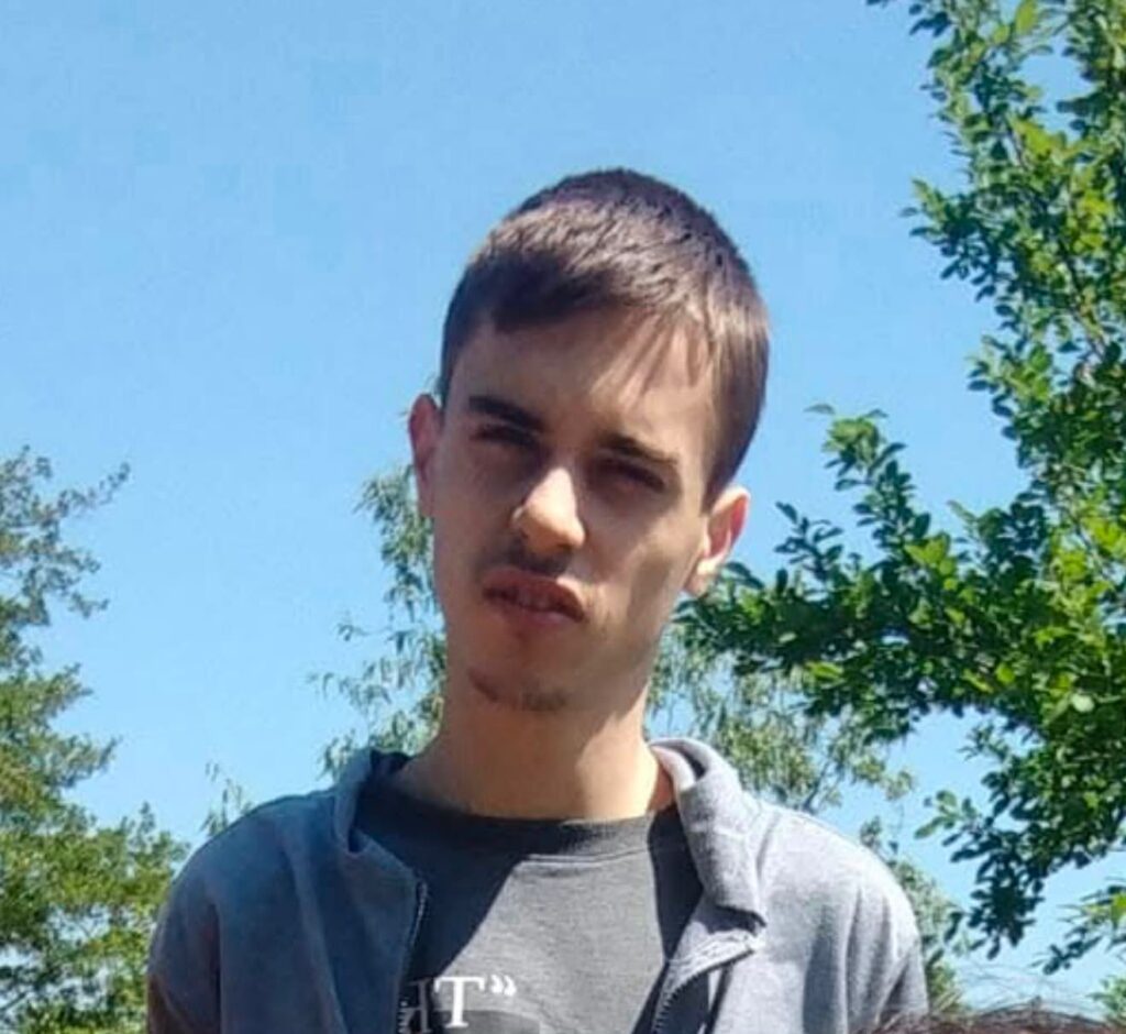 Un tânăr de 20 de ani din localitatea Valea Mare a plecat de acasă. Poliția îl caută