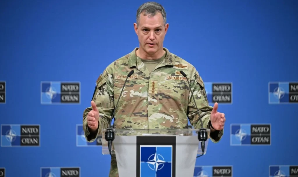 Pilotul român care a doborât drona în Estonia a fost lăudat de comandantul suprem NATO