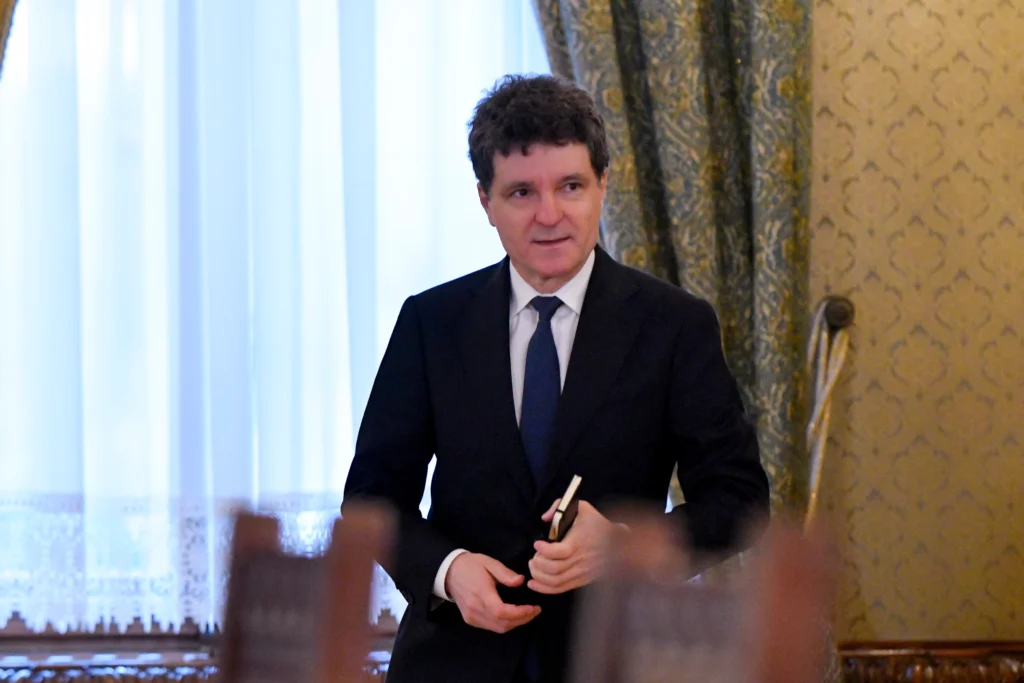 Nicușor Dan organizează noi consultări pentru desemnarea unui nou premier