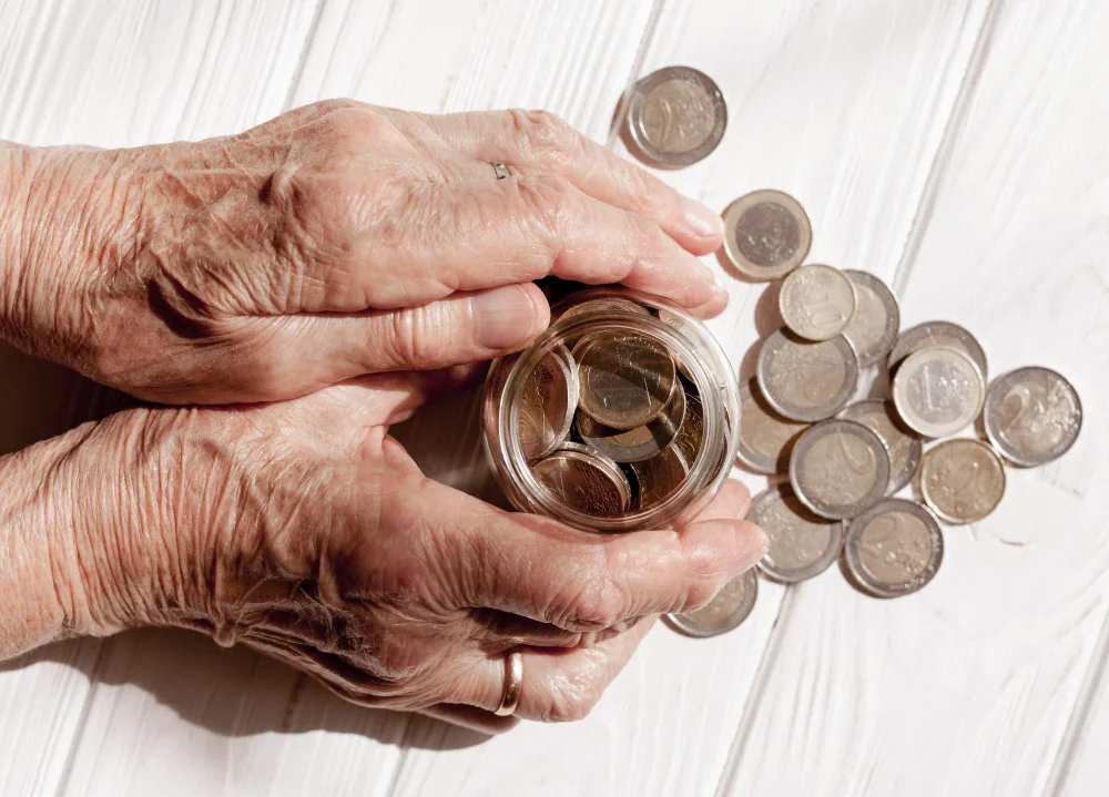 Pensionarii, condamnați la sărăcie