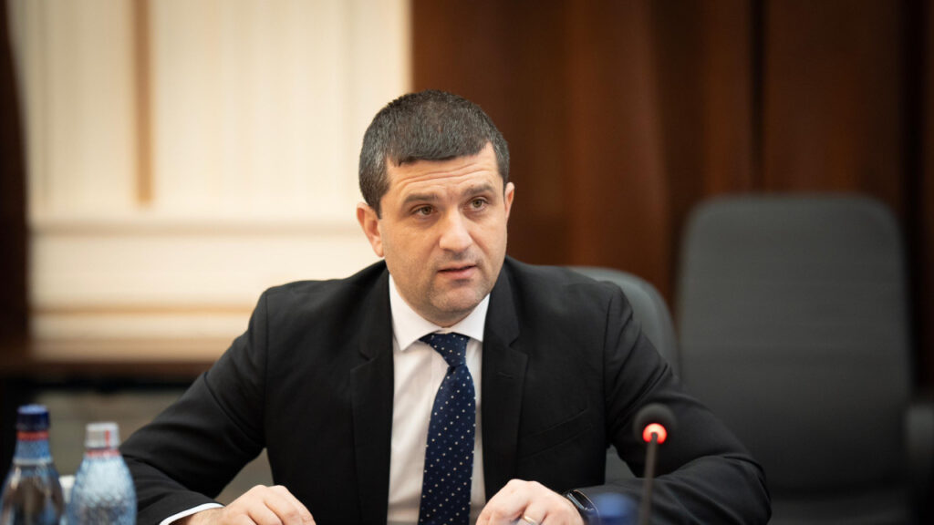 Radu Miruță a semnat documentele pentru trimiterea Corpului de Control la Metrorex