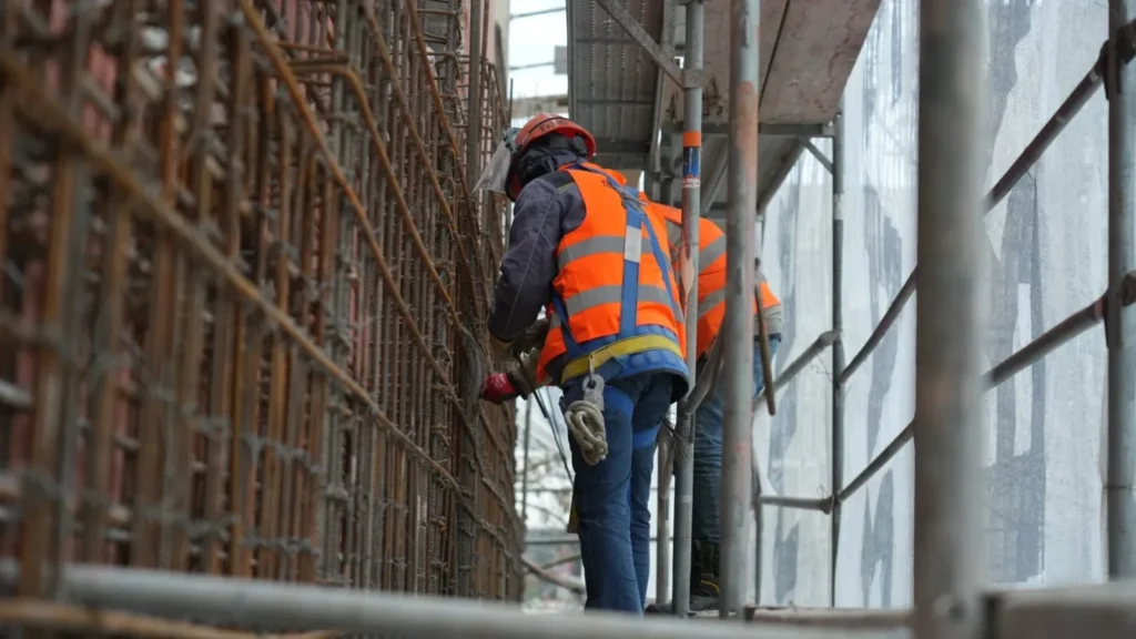Muncitorii români pot alege dintre cele 298 de locuri de muncă în SEE, prin Eures România