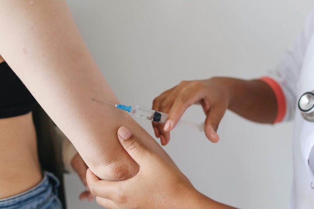 Peste 19.000 de copii din România nu au fost vaccinați pentru rujeolă, oreion și rubeolă