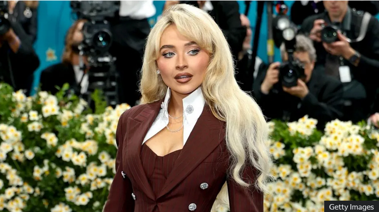 Sabrina Carpenter, fotografiată la Gala Met de anul trecut, face parte din comitetul gazdelor din acest an