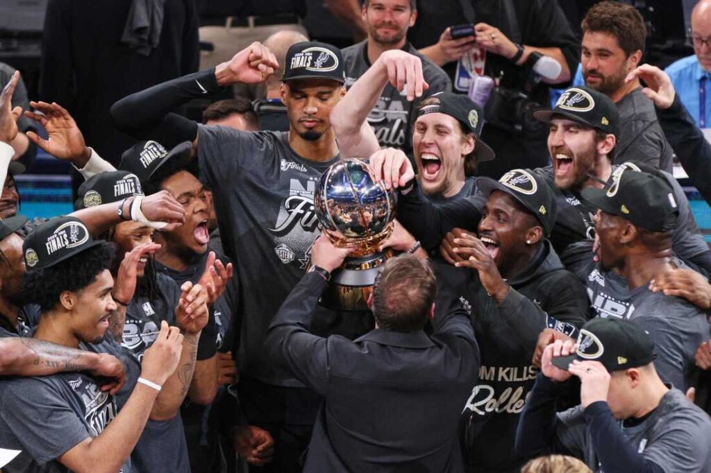 NBA va avea o nouă campioană! San Antonio Spurs a dat lovitura și a eliminat deținătoarea trofeului