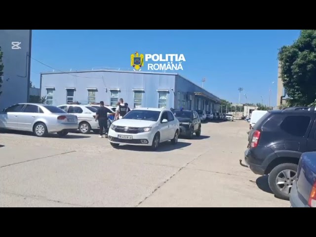 (VIDEO) Doi bărbați, reținuți după un furt de zeci de mii de euro dintr-o locuință din Drobeta-Turnu Severin