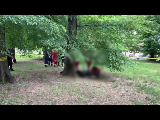 (VIDEO) Femeie găsită spânzurată într-un parc din Craiova