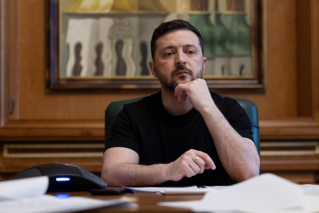 Zelenski a dat un decret prin care „autorizează” parada de la Moscova, însoțit de coordonatele GPS ale Pieței Roșii