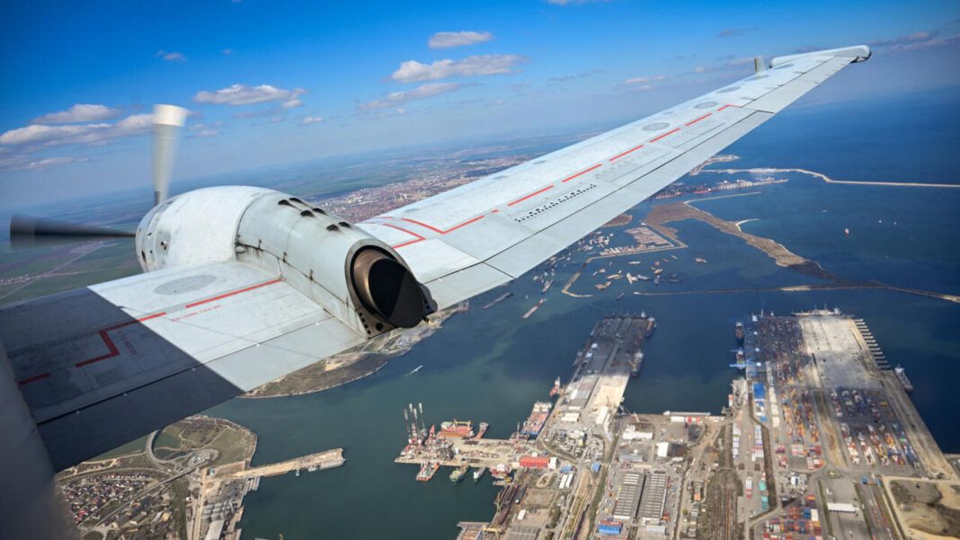 Portul Constanța văzut din avionul ATL2 Atlantique 2 în timpul exercițiului militar Sea Shield 2023, desfășurat pe 30 martie