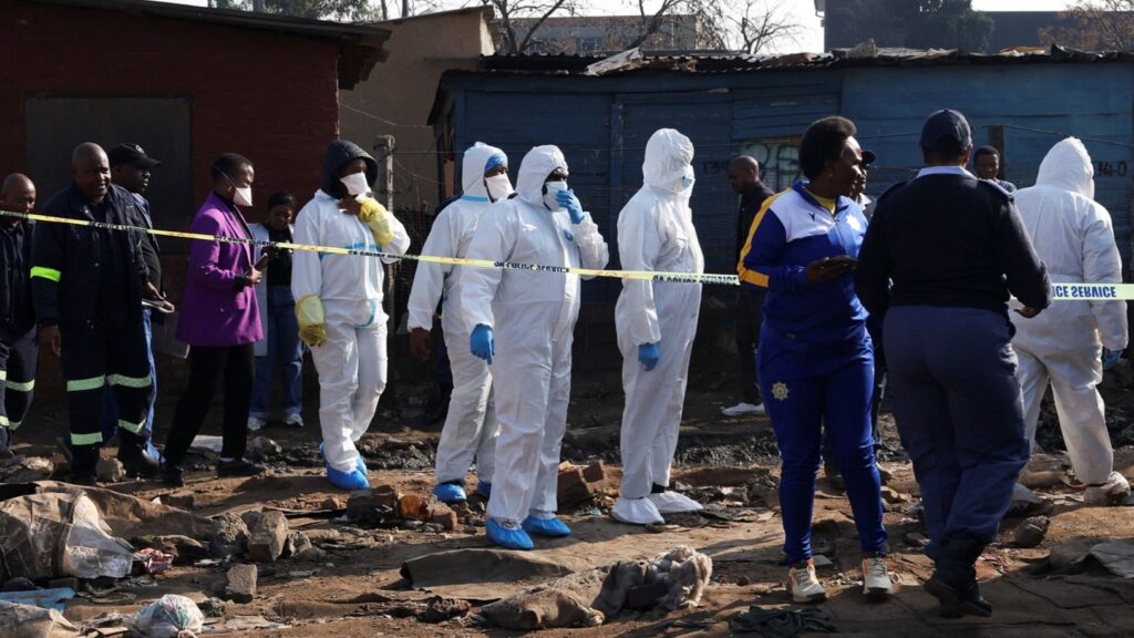 Masacru în Johannesburg: 12 persoane au fost ucise într-un atac armat asupra unei comunități din Africa de Sud