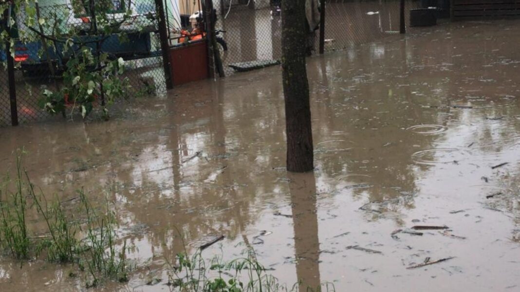 Ploile torențiale au afectat 29 de localități din țară