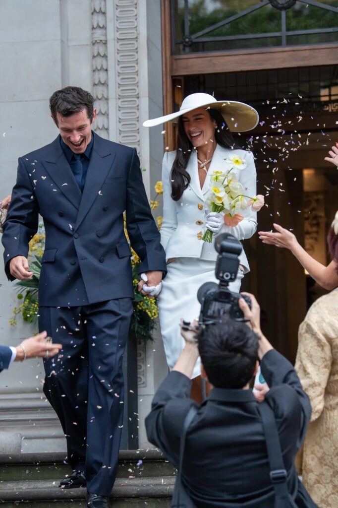 (VIDEO) Dua Lipa și Callum Turner s-au căsătorit! Ceremonie secretă și elegantă la Londra