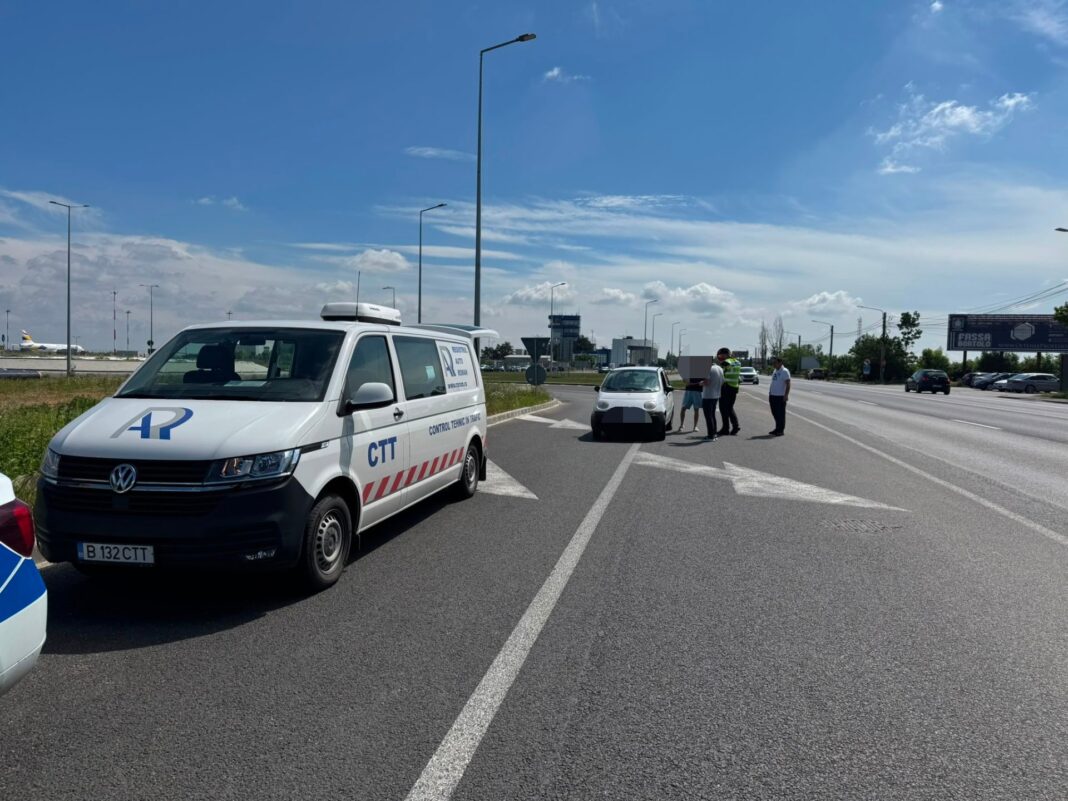 Polițiștii și inspectorii RAR au verificat zeci de autovehicule în apropierea aeroportului
