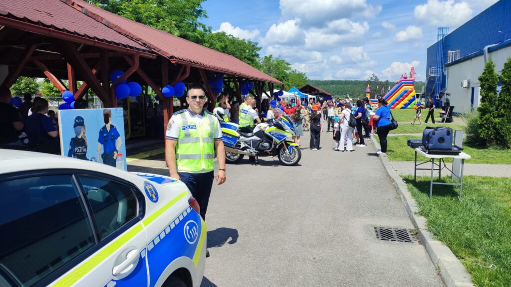 Acțiune de prevenire rutieră la Rovinari. Polițiștii au stat de vorbă cu șoferii, pietonii și bicicliștii