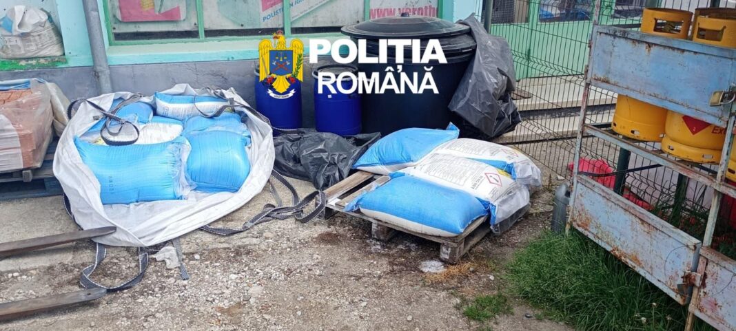 Polițiștii din Vâlcea au descoperit peste 6.200 de kilograme de azotat de amoniu depozitate necorespunzător