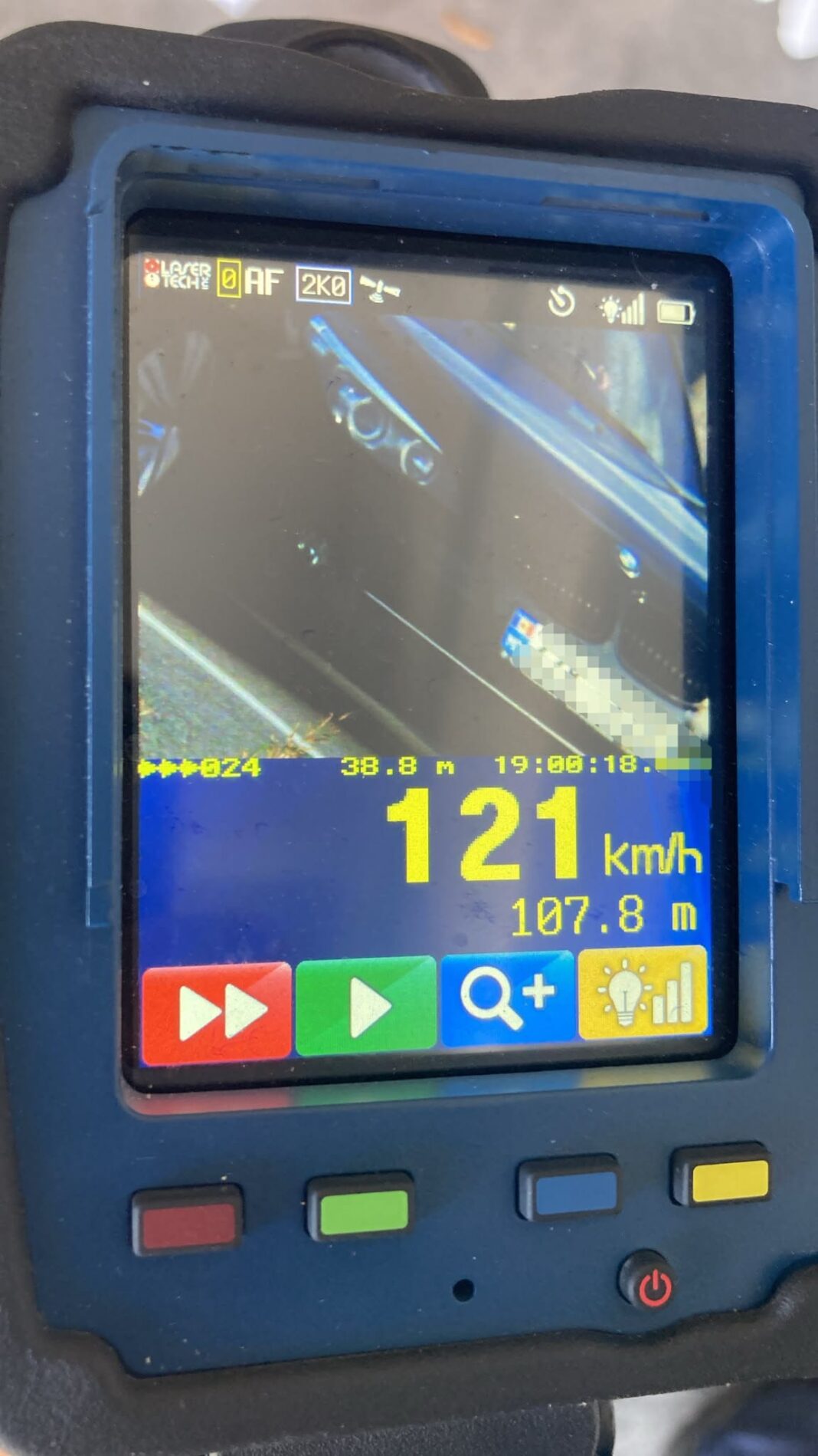 Doi șoferi au rămas fără permis după ce au fost prinși cu peste 110 km/h pe străzile din Craiova