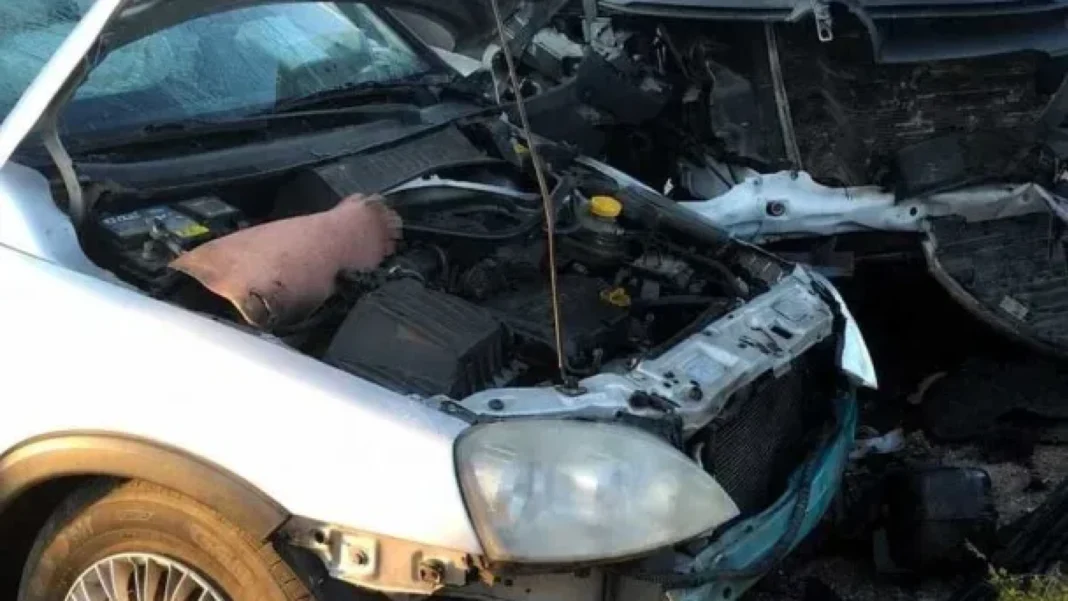 Accident pe A1, între un microbuz şi un autoturism. Cinci persoane au fost rănite