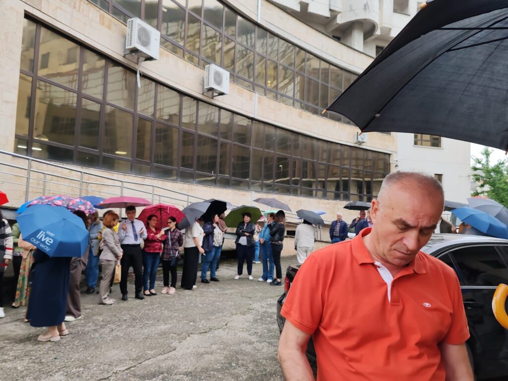 Proteste spontane la administrațiile fiscale din Vâlcea și Gorj. „Zile fără finanțe în România” avertizează sindicaliștii