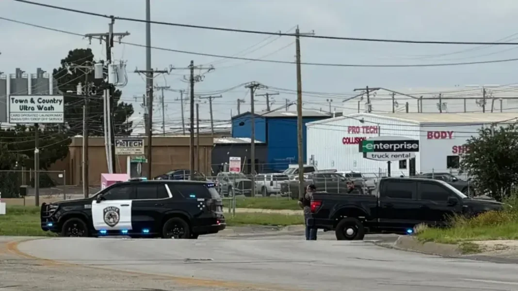 Cel puţin un mort şi 11 persoane împuşcate, într-un atac armat în Texas