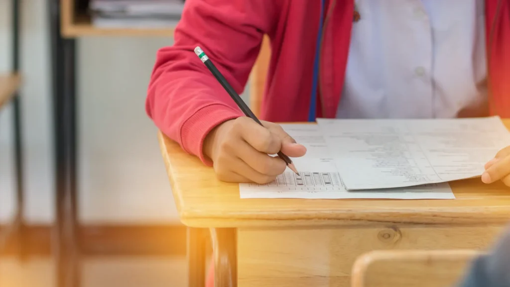Ce se schimbă la examenul de bacalaureat în 2030. Ministrul interimar Mihai Dimian a semnat ordinul