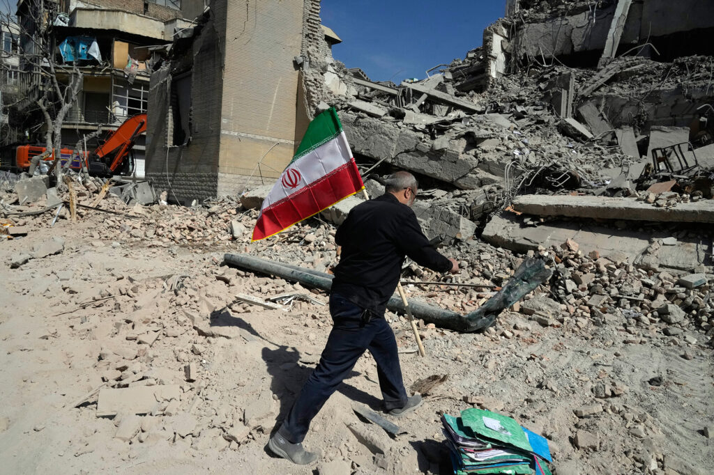 Iranul acuză SUA că au încălcat armistițiul
