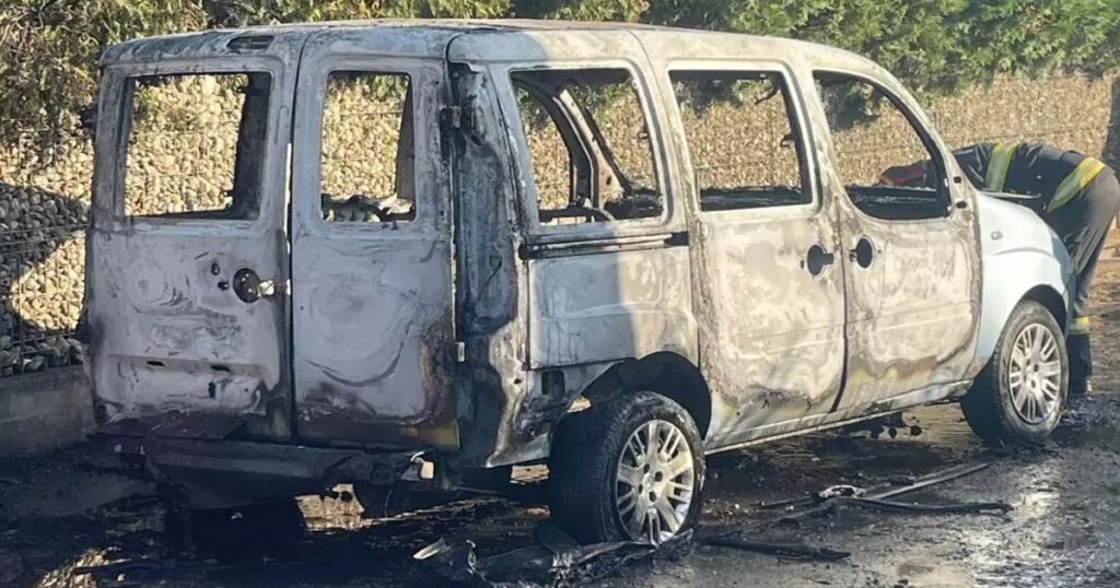 Un bărbat a murit după ce autoturismul său a luat foc 