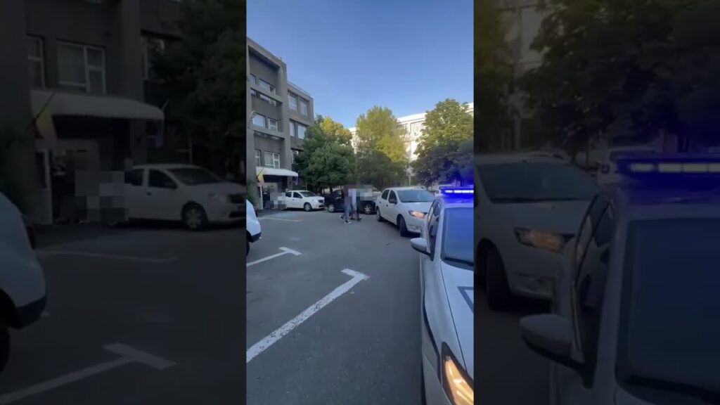 Trei tineri din Coțofenii din Față, reținuți după furtul unor bare de cupru dintr-un depozit din Craiova