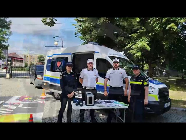(VIDEO) Polițiștii doljeni au promovat siguranța în mediul online și educația rutieră