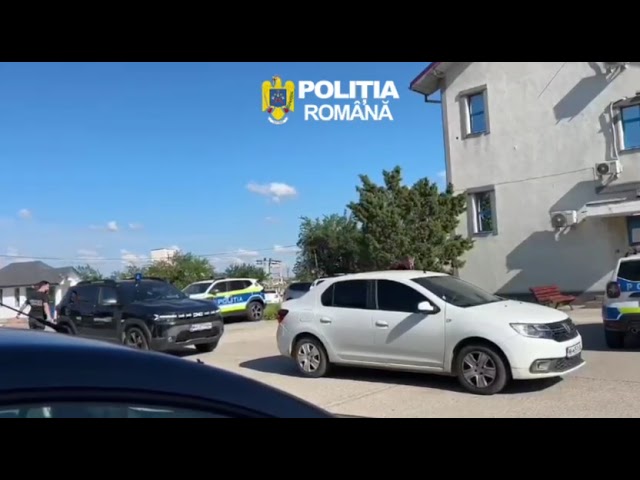 (VIDEO) Doi doljeni, reținuți după ce au fost prinși în timp ce furau cabluri de cupru în Drobeta-Turnu Severin