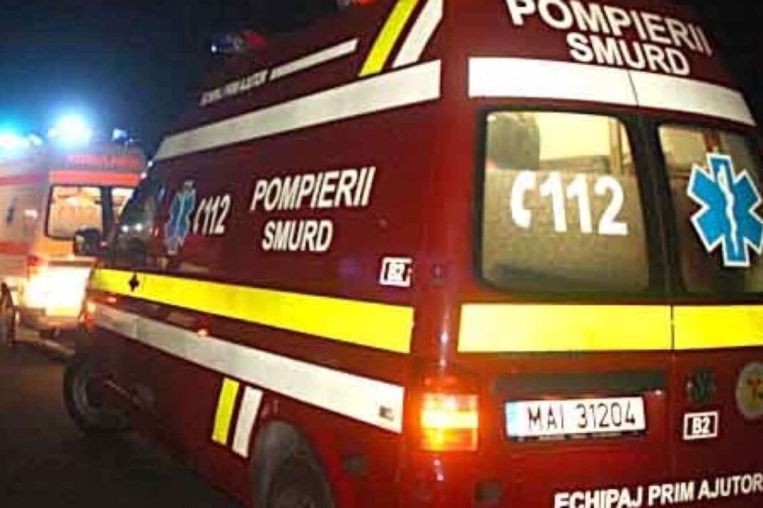 Accident rutier grav în Dolj: un bărbat a murit după ce o mașină a lovit două căruţe