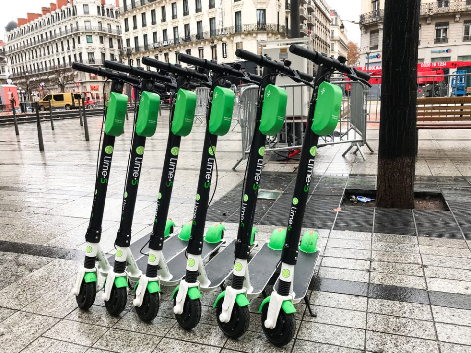 Trotinetele electrice de închiriat, interzise la Bruxelles din cauza numărului mare de accidente