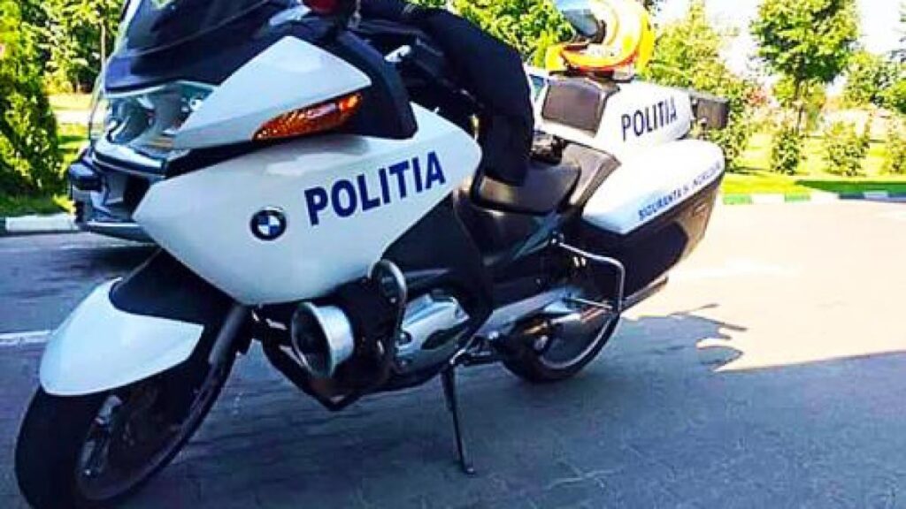 Gorj: Adolescentă de 17 ani, prinsă pe motocicletă fără permis