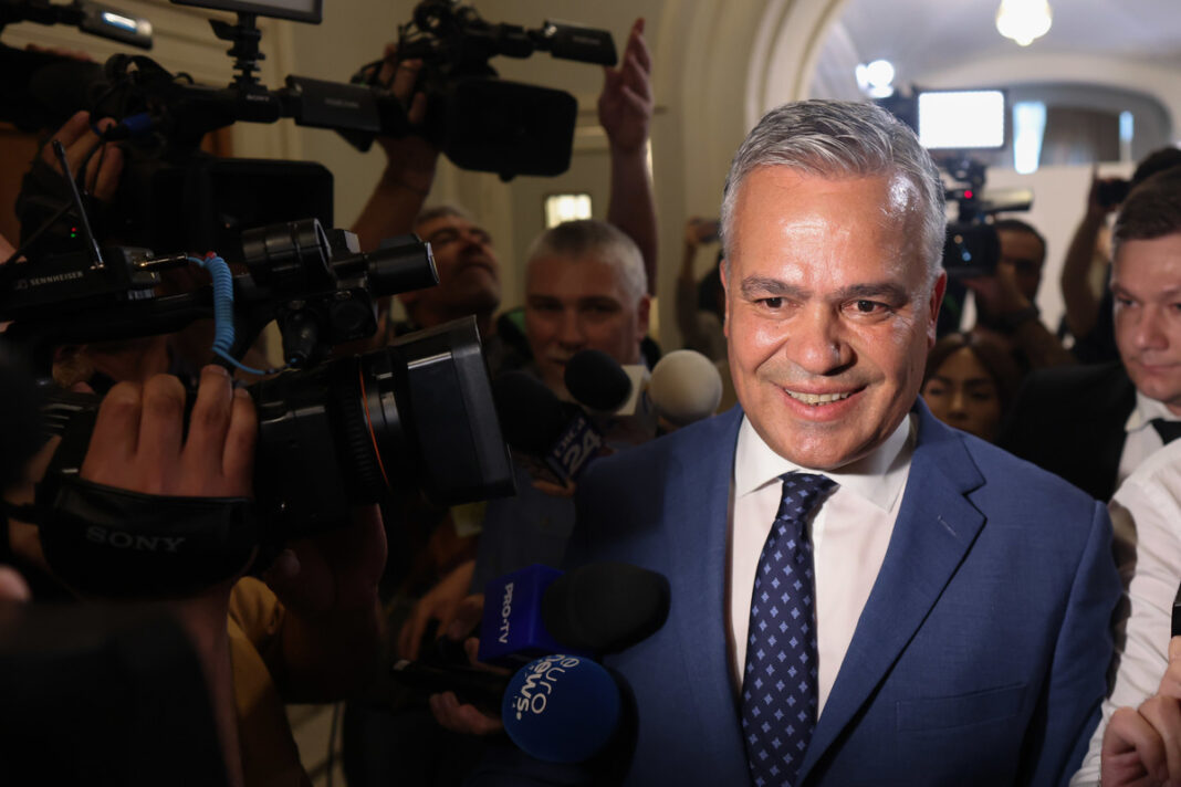 Veştea: Nu îmi voi depune mandatul, voi candida pentru poziţia de premier al României