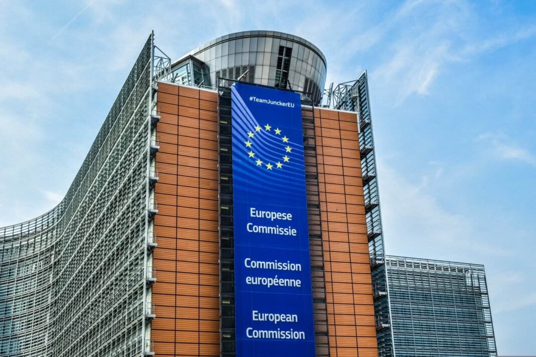 Comisia Europeană ia în calcul crearea unui departament pentru relaţii externe