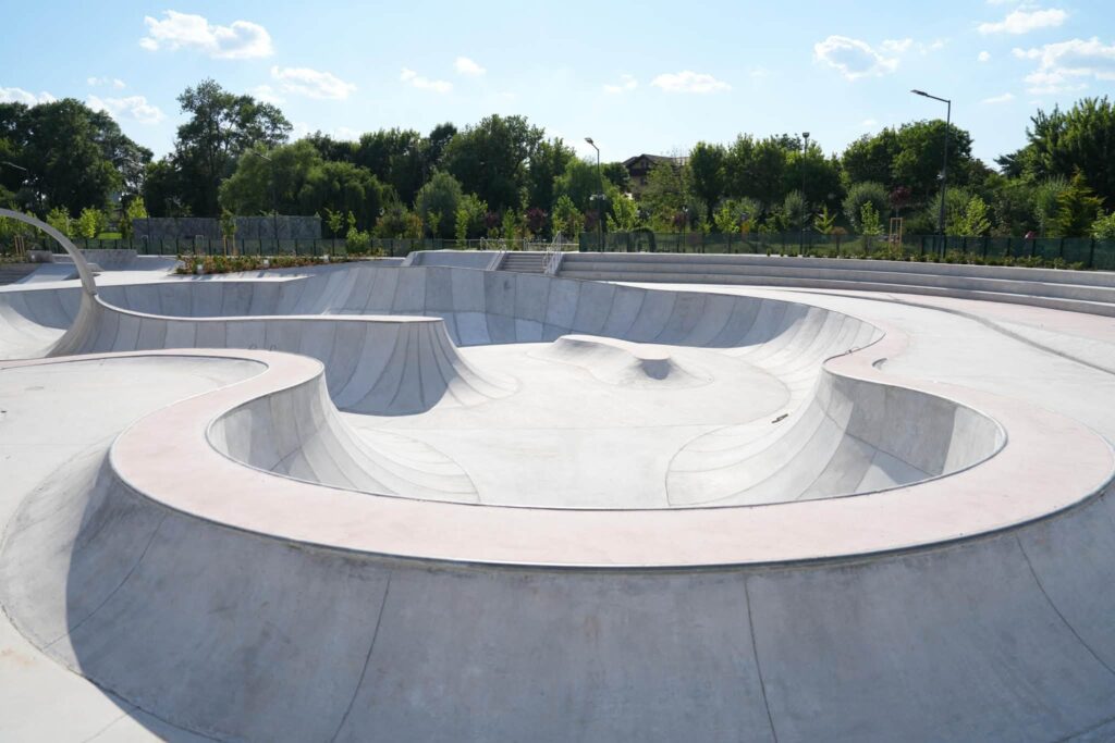 Reguli stricte pentru Skate Park-ul de 3,5 milioane de euro din Craiova. Copiii sub 12 ani nu vor avea acces, iar amenzile ajung la 500 de lei
