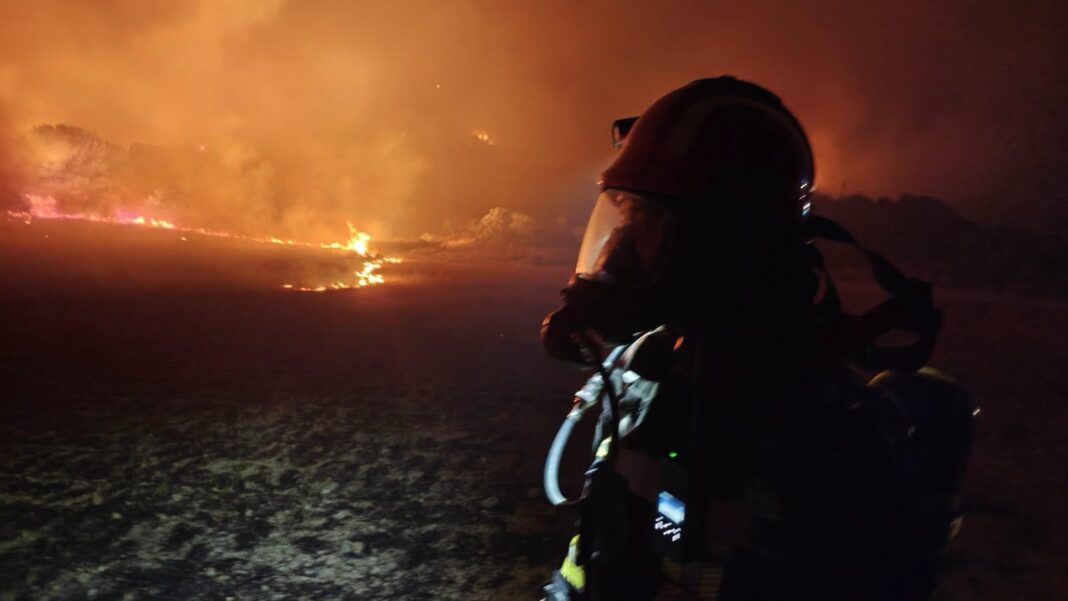 România prelungește misiunea pompierilor în Franța pentru combaterea incendiilor de vegetație