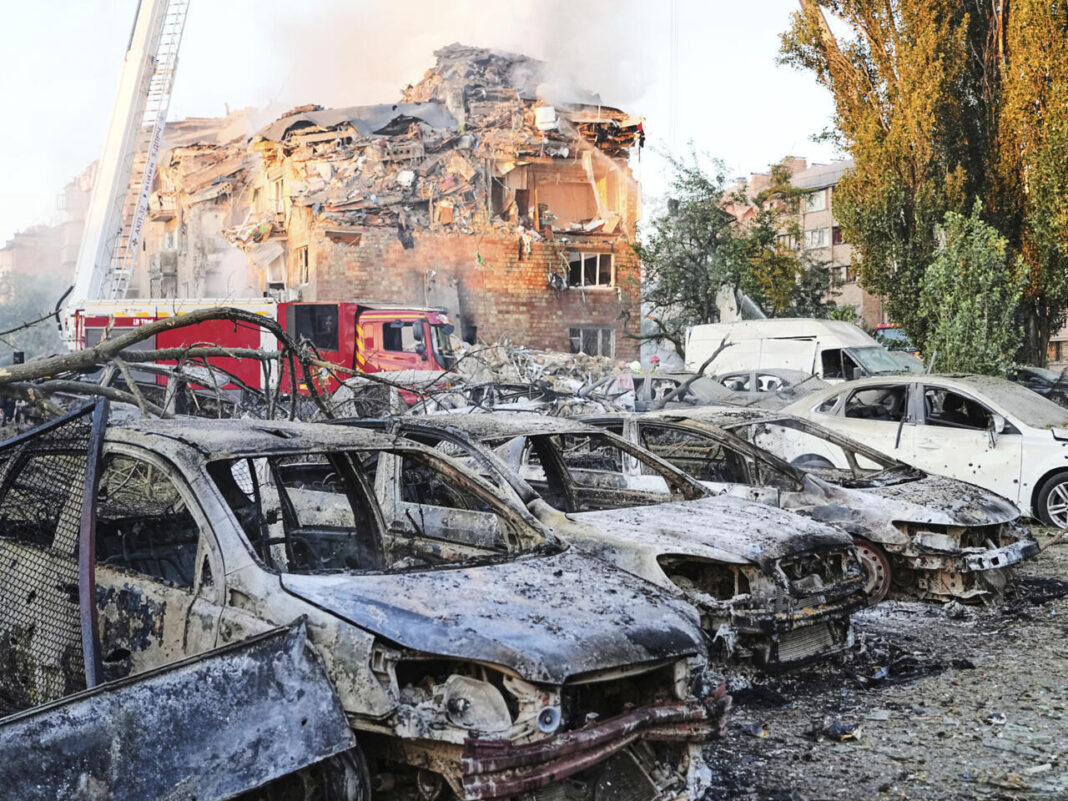 Forţele ruse au bombardat din nou Kievul