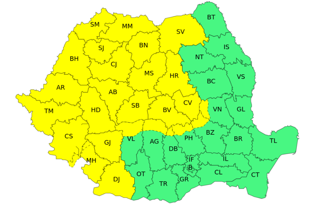 Furtuni şi ploi torenţiale până luni seară în jumătatea vestică şi centrală a ţării