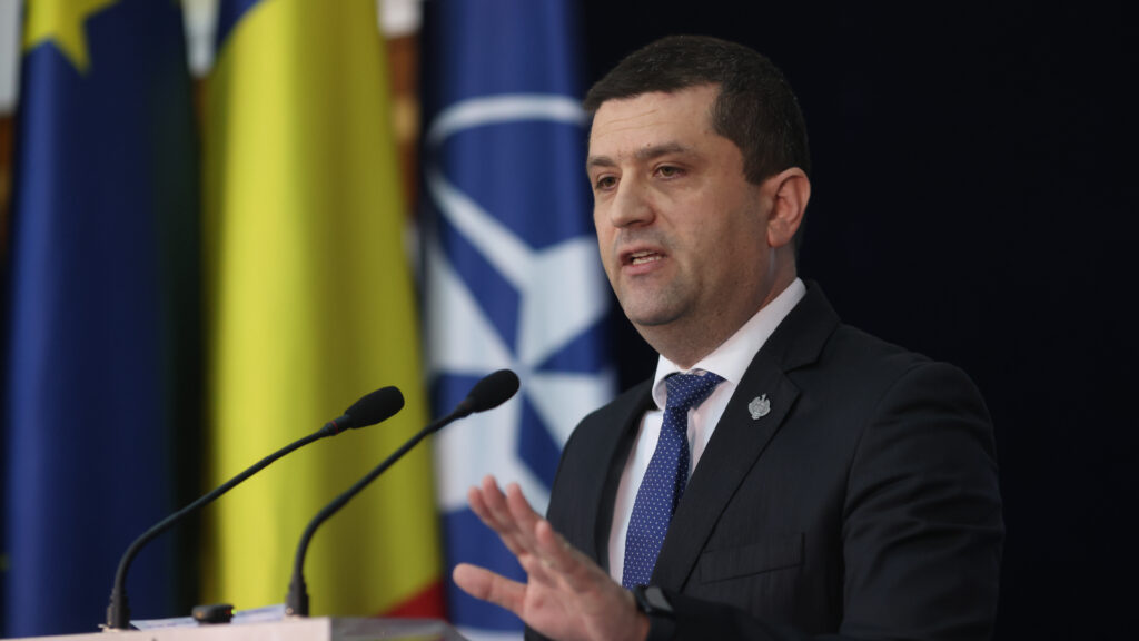 Radu Miruţă: Comandatul unităţii militare de la Murfatlar deconta produse personale la contabilitatea unităţii