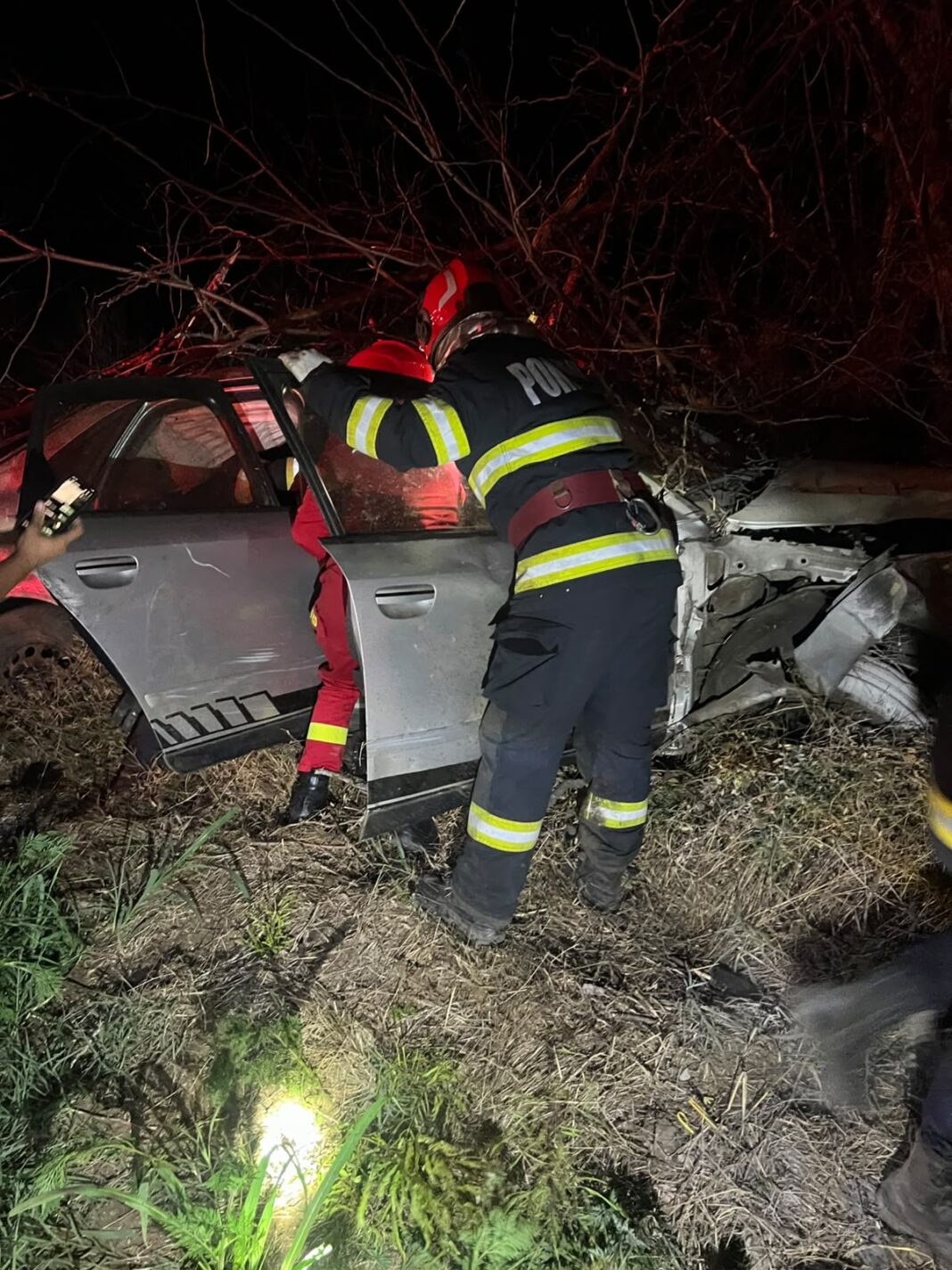Accident rutier în timpul nopții între Jiana și Dânceu. Șoferul a fost rănit și transportat de urgență la spital