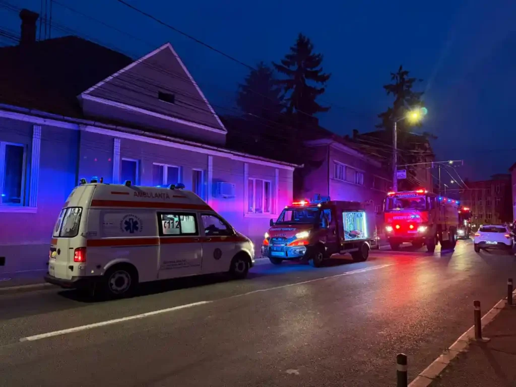 Doi adolescenţi, răniţi după ce au căzut cu o trotinetă electrică 