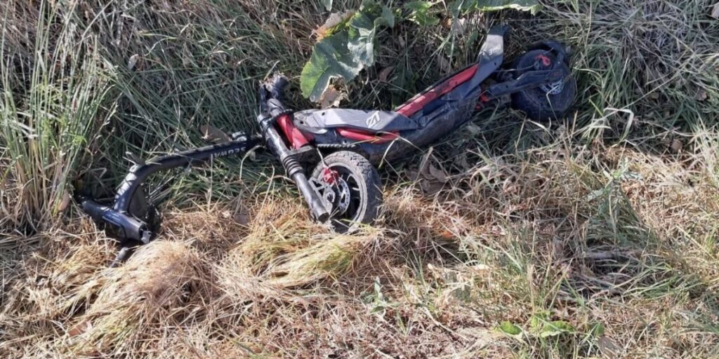 Adolescent pe trotinetă electrică, accidentat mortal de o mașină