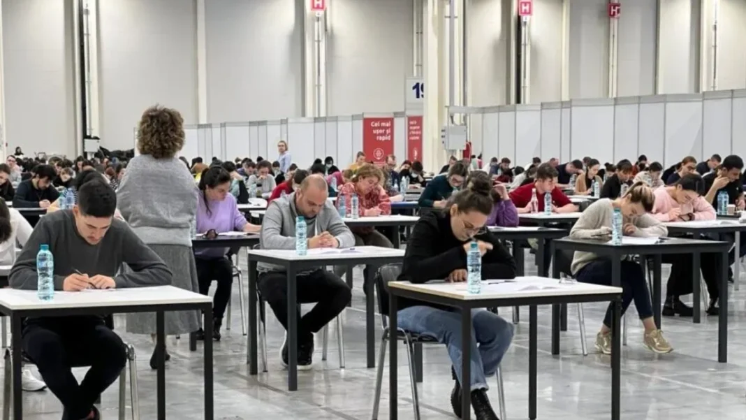 Număr record de înscrieri la UMF „Carol Davila” din București. Aproape 7.000 de candidați susțin examenul de admitere